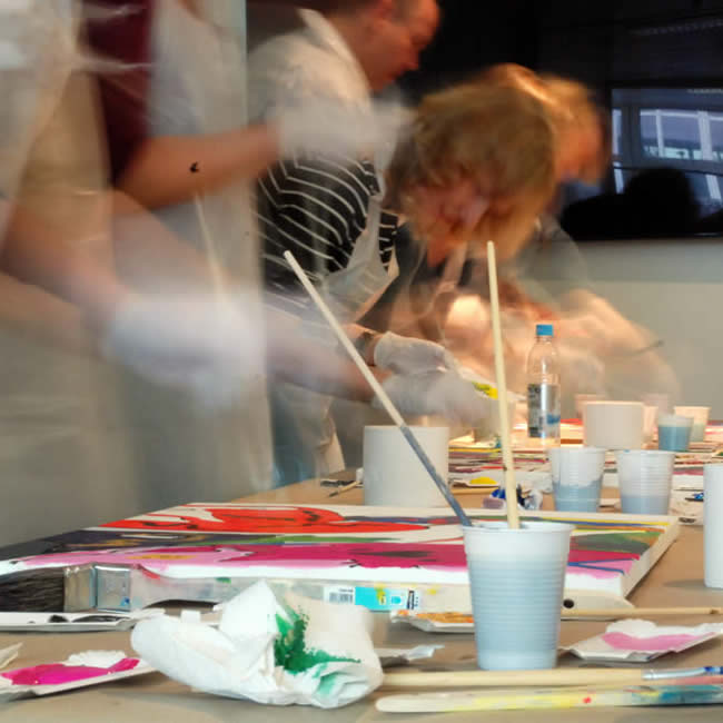 Kresatives Teambuilding mit FIRMEN MALEN